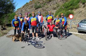 Una trentena de ciclistes de la Penya Cicloturista Cambrils fan una sortida pel Montseny