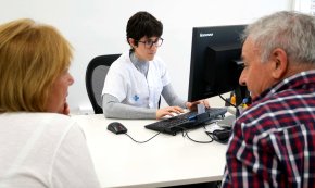 L'Hospital Joan XXIII de Tarragona aplica teràpies avançades per als malalts de Parkinson