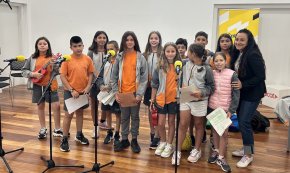 Els alumnes de 5è A de l'escola La Bòbila guanyen el premi d'escriptura Pilarín Bayés