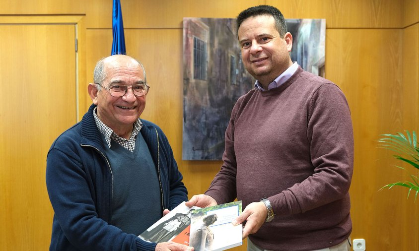 L’alcalde de Cambrils, Oliver Klein, es va reunir el passat divendres amb el germà Cristí Savall Berenguer