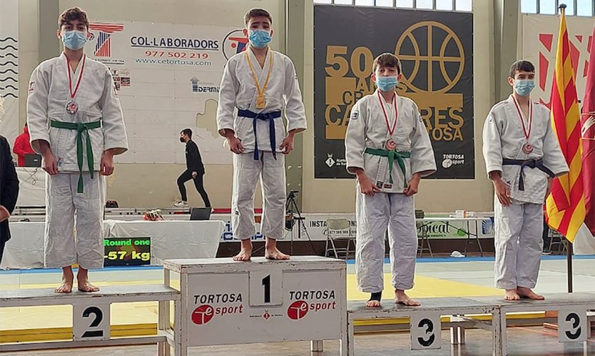 El judoka cambrilenc David Sevilla en la primera posició del podi