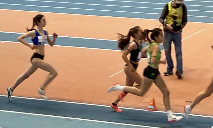 L'atleta Maria Taggi, a l'esquerra de la imatge, durant la disputa de la cursa