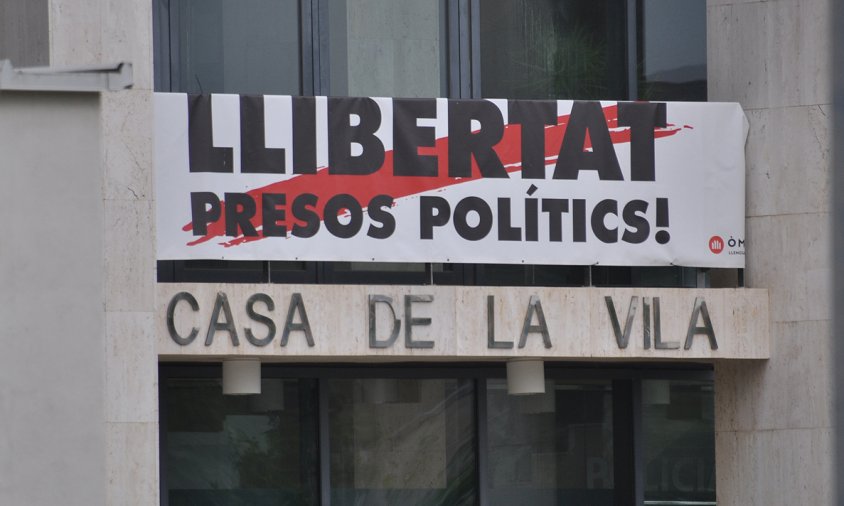 Imatge d'arxiu de la pancarta de "presos polítics"