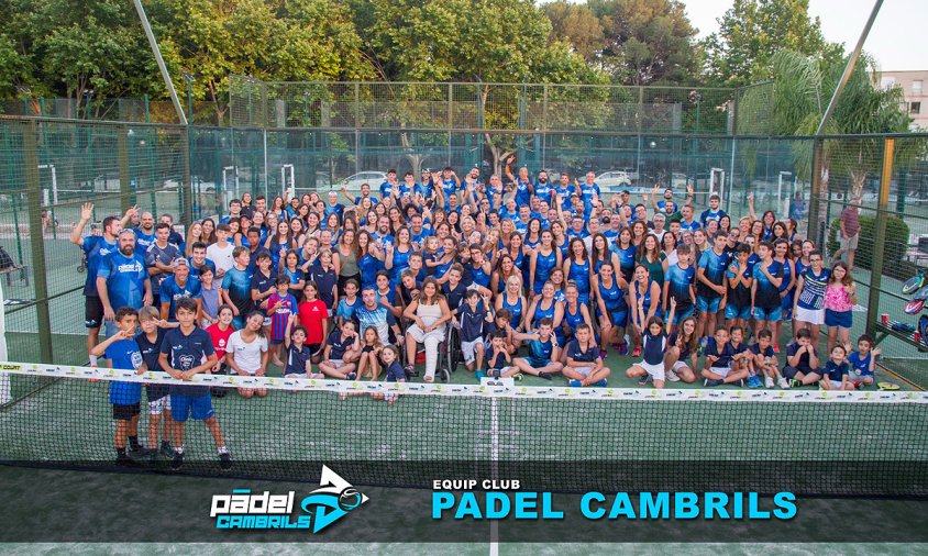 Foto de família del Club Pàdel Cambrils