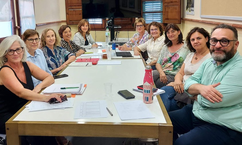 Imatge de la primera reunió del Pla d'actuació per la llengua, a Reus