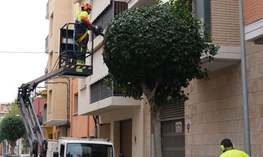 Imatge dels treballs de podi al carrer de Santa Joaquima de Vedruna, al barri de l'Eixample