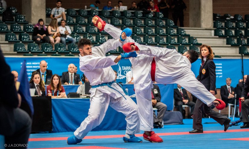 Un moment dels combats de karate disputats aquest cap de setmana al Palau Municipal d'Esports