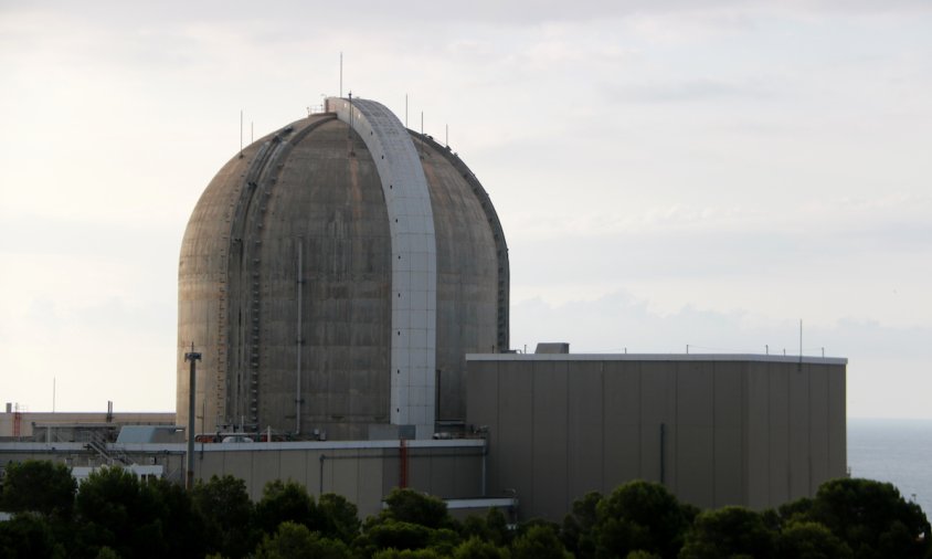 Imatge de la central nuclear de Vandellòs, al terme de Vandellòs i l'Hospitalet de l'Infant