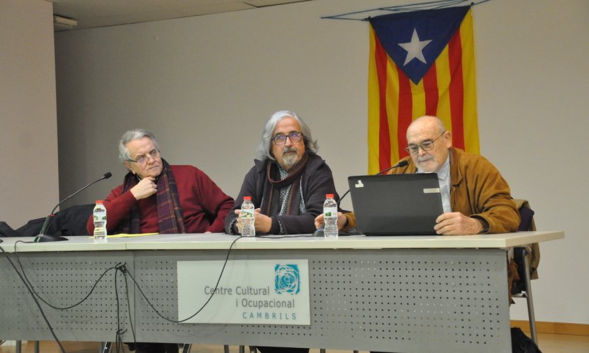 Un moment de la xerrada, el passat divendres al vespre. D'esquerra a dreta: Salvador Martí, Joan Puig i Jordi Romeva