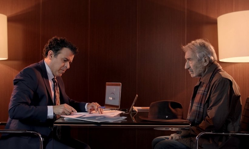 Els actors Carles Bigorra i José Sacristán en un fotograma del curtmetratge 'El crédito'