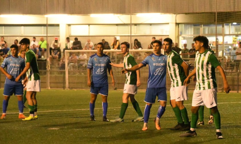 Imatge del partit entre el Cambrils Unió B i Les Borges del Camp de la passada temporada