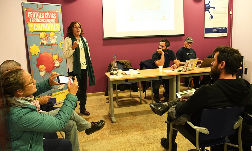 Rosa M Àlvarez, Josep Crespo i Joan Genebriera, en la xerrada del passat divendres al Centre les Basses