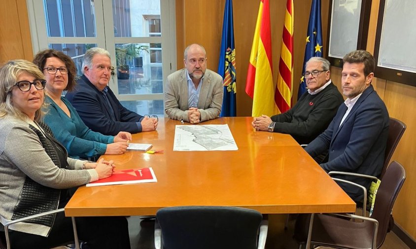 L'alcalde de Cambrils i la regidora de Promoció Econòmica reunits amb membres de la Cambra de Comerç de Reus