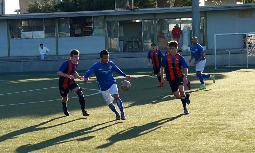 El FC Cambrils va guanyar a l'Alcover en el partit disputat aquest passat dissabte a l'estadi municipal