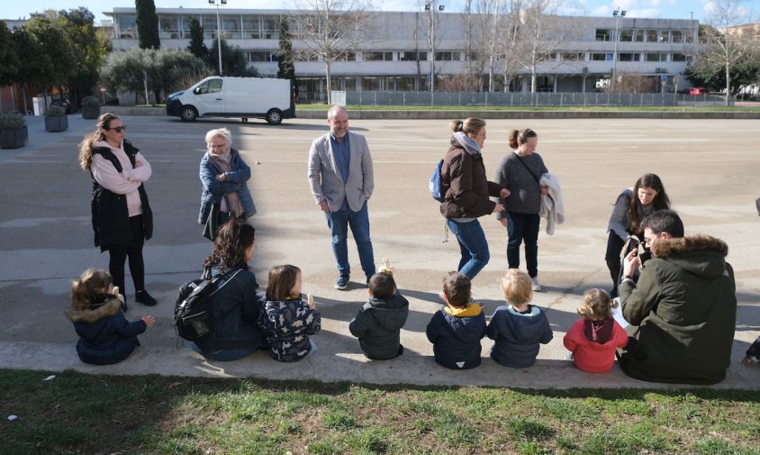 Imatge d'un moment de la visita dels alumnes de la llar d'infants a l'Ajuntament