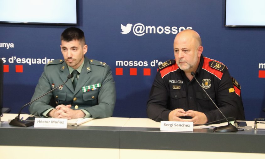 Compareixença en roda de premsa del capità de la unitat de Tarragona de la Guàrdia Civil, Héctor Muñoz, i el cap de la unitat de Falsificació de Moneda dels Mossos, Sergi Sànchez
