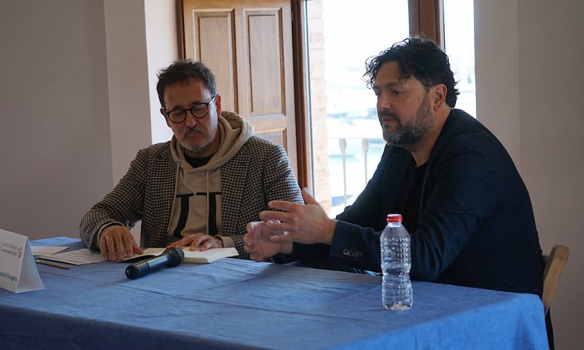 Un moment de la presentació del llibre, ahir al migdia a la Torre del Port, amb Xavier Grasset i Miquel Bonet