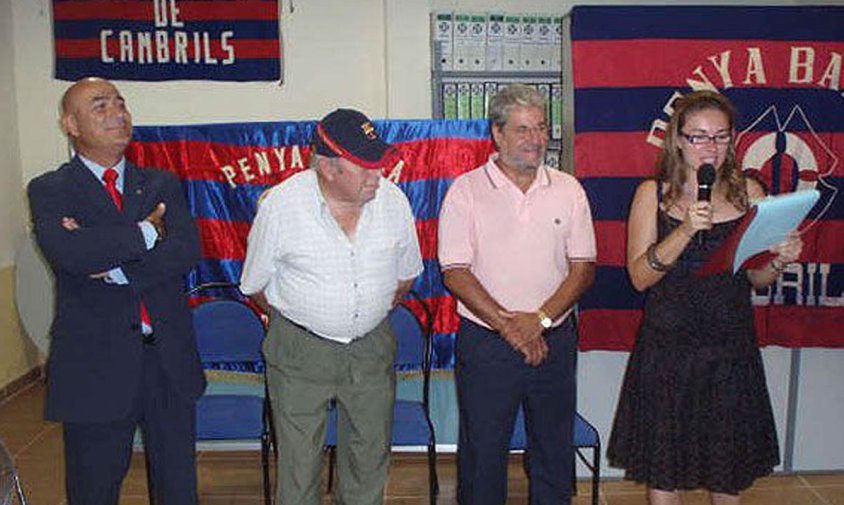 Josep Ignasi Macià, Lleó Ferrando, Francesc Serra i Jordina Font, en un moment de la inauguració del nou local de la Penya Barça Cambrils