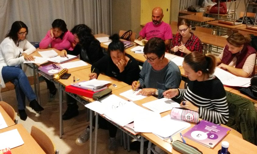 Imatge d'una classe de català a l'Hospitalet de l'Infant