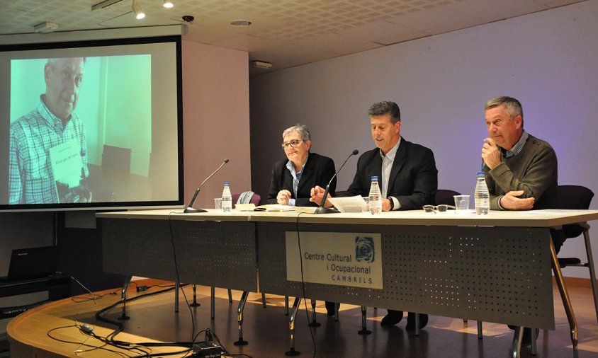 D'esquerra a dreta: Teresa Mariné, Lluís Abella i Josep Maria Savall en la presentació del llibre, el passat divendres