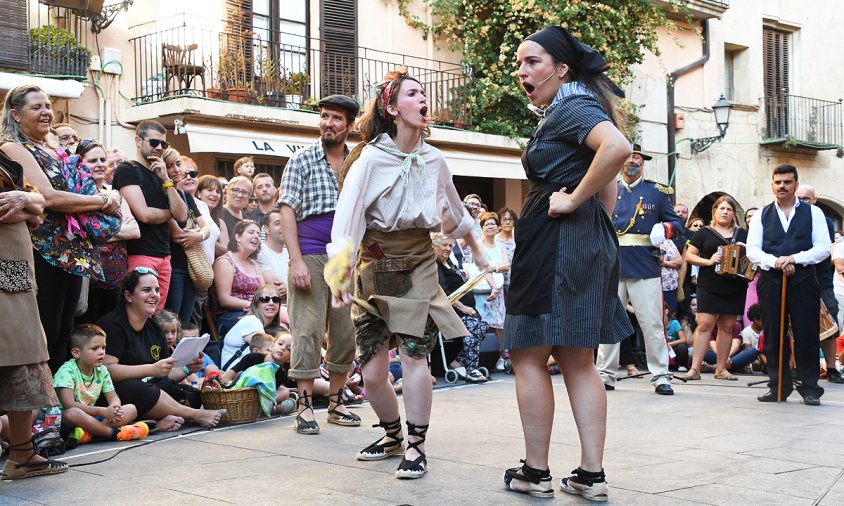 Un moment de la representació de Vileros i Mariners, a la plaça de la Vila