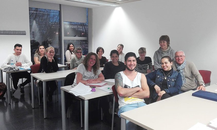 Imatge d'una de les classes de català a l'Ateneu Juvenil