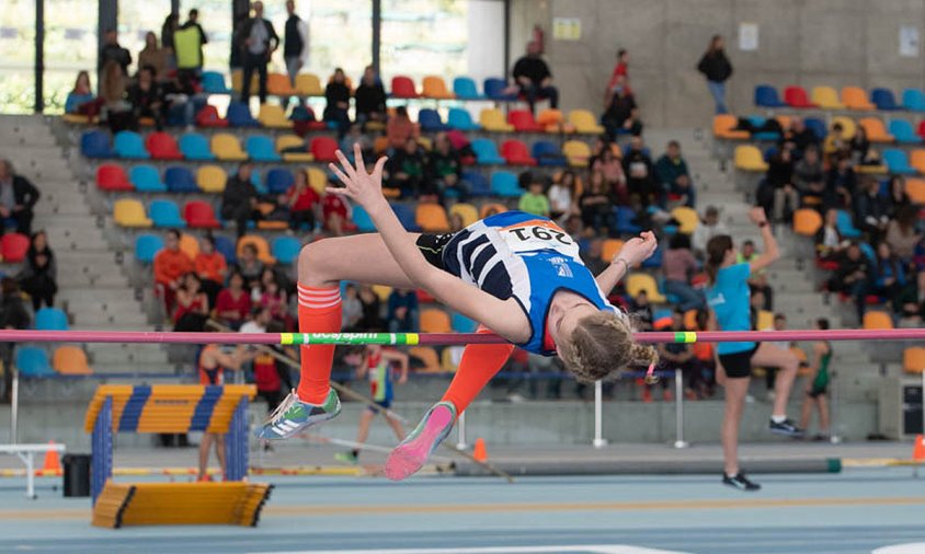 L'atleta local Sofia Rubio a la prova de salt d'alçada