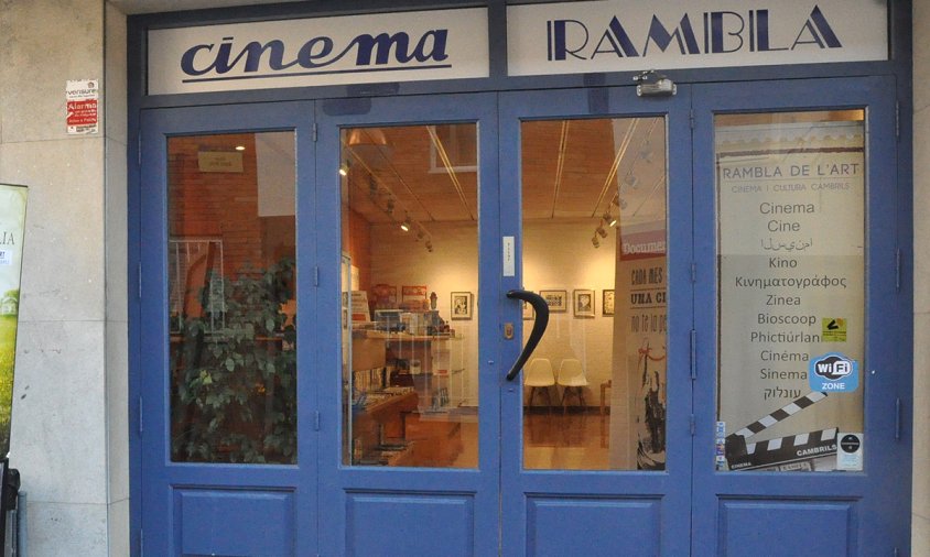 Imatge de la porta d'entrada al cinema Rambla de l'Art