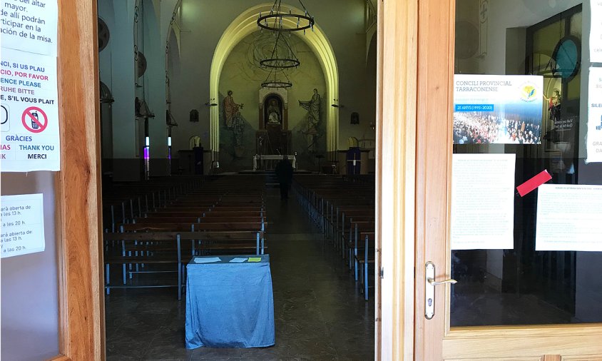 Església parroquial de Sant Pere, ahir al matí, amb les portes obertes