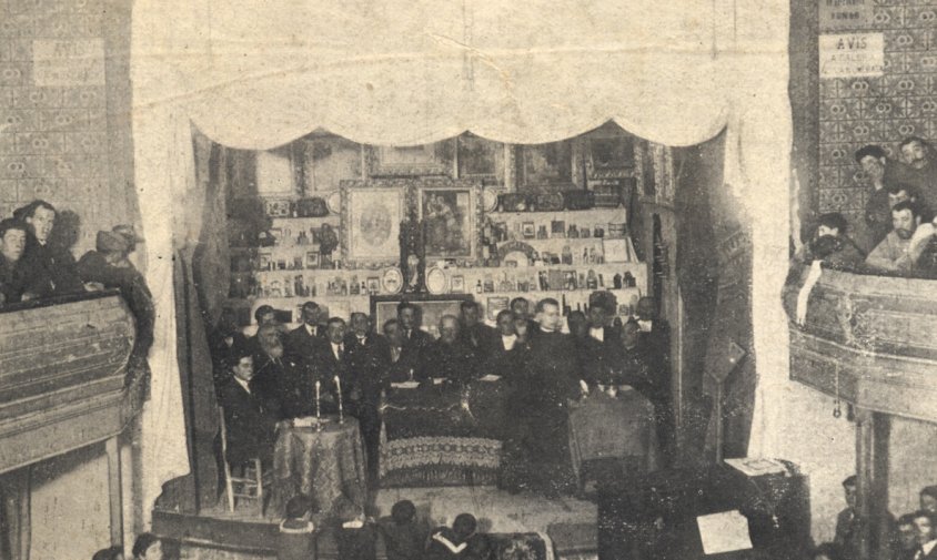 Imatge de l'any 1919 al Centre Catòlic corresponent a una tòmbola benèfica organitzada per la Congregació Mariana
