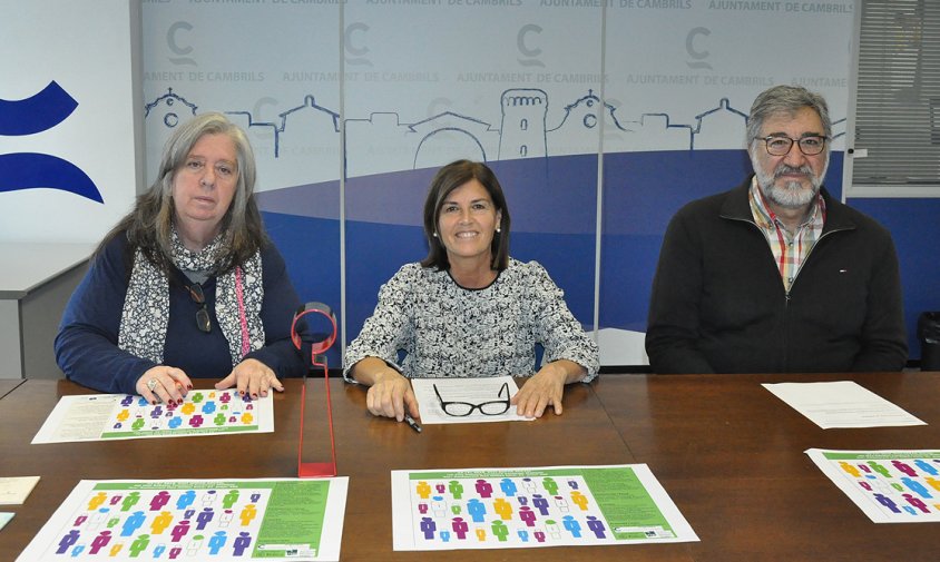 Presentació del Sopar Solidari per l'esclerosi múltiple, ahir al matí. D'esquerra a dreta: Sefa Bové, Maria Teresa Campanera i Josep Maria Vallès