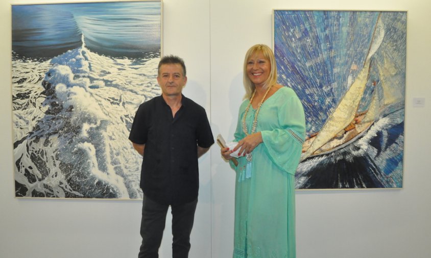 Alberto Insa i Dolors Castells amb les seves obres que presenten a la sala Àgora