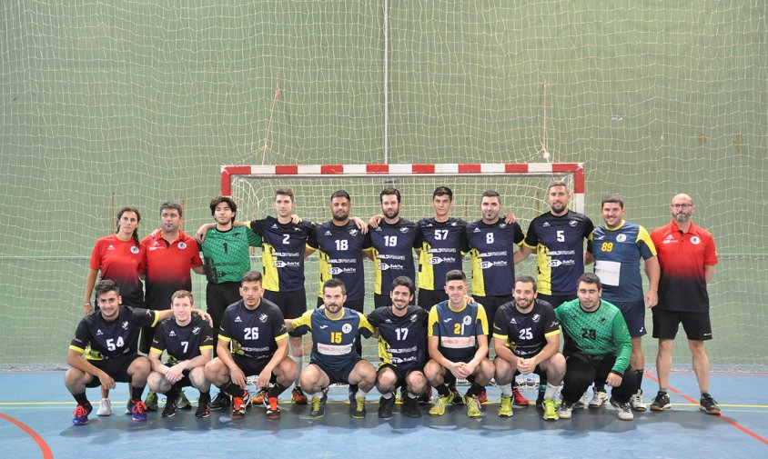 Foto de grup de l'equip sènior del CH Cambrils a la presentació dels equips per a la temporada 2019-2020
