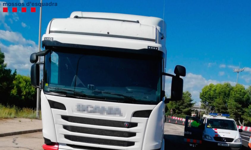 Els Mossos d'Esquadra van intervenir el vehicle del camioner detingut per conducció temerària