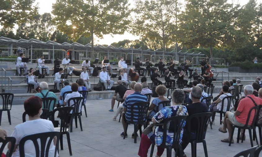 Concert de sardanes, ahir al vespre, al parc del Pinaret