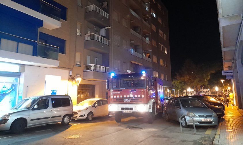 Imatge del desplegament de Mossos i Policia Local, al carrer de les Balears, el passat dissabte al vespre