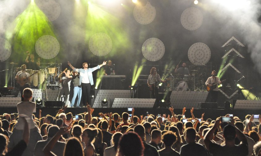 Imatge del concert d'Álvaro Soler al parc del Pinaret, l'agost de 2019