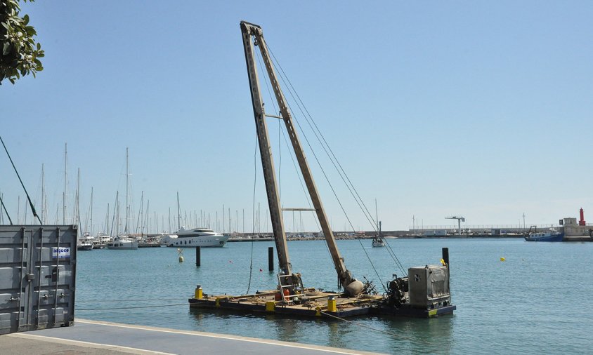 Imatge de les obres de construcció del nou pantalà, al port de Cambrils
