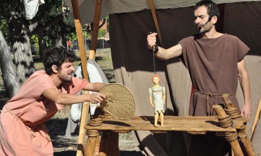 Imatge de la representació teatral de titelles que es va organitzar a la Vil·la Romana de la Llosa, el passat mes d'octubre