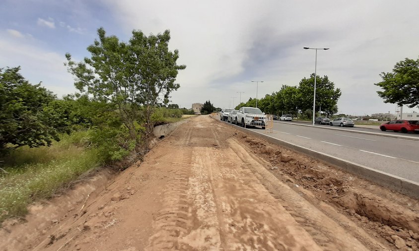 Imatge de les obres de construcció del passeig al costat del vial de Cavet, al terme municipal de Salou