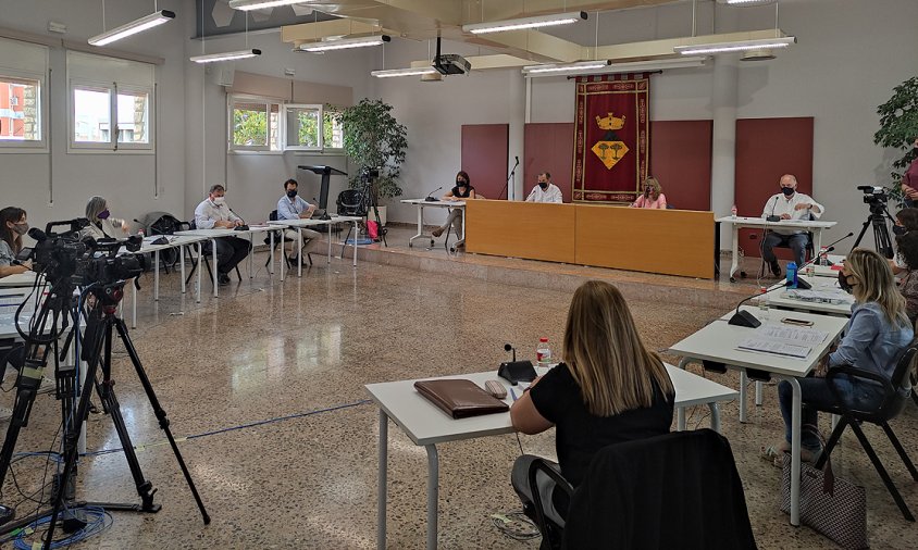 Imatge de la sessió plenària a l'Ajuntament de Vandellòs i l'Hospitalet de l'Infant, el passat 3 de juny
