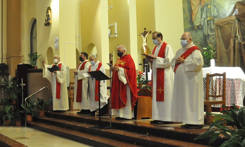 Mossens a la celebració de la missa Major a la parròquia de Sant Pere, aquest passat mes de juny
