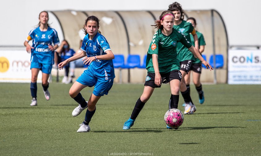 Imatge d'un partit de l'equip infantil femení del Cambrils Unió de la Segona Divisió disputat aquesta temporada