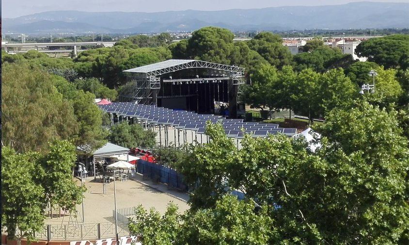 Imatge de l'escenari del Festival Internacional de Música muntat al parc del Pinaret