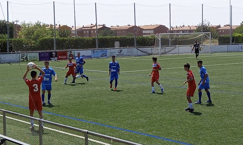 El Cambrils Unió i el juvenil B de l'Espanyol van jugar, ahir al matí, a l'estadi municipal