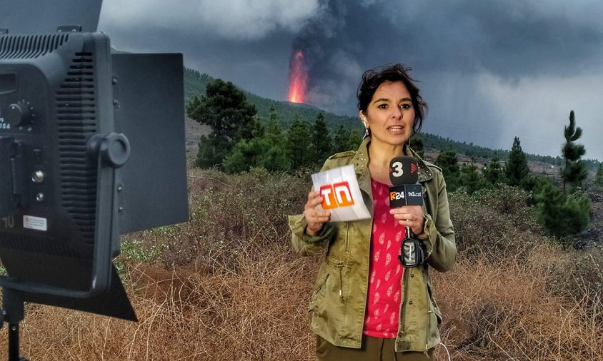 Cori Calero es troba, actualment, a l'illa de La Palma per donar cobertura a l'erupció del volcà Cumbre Vieja per a TV3