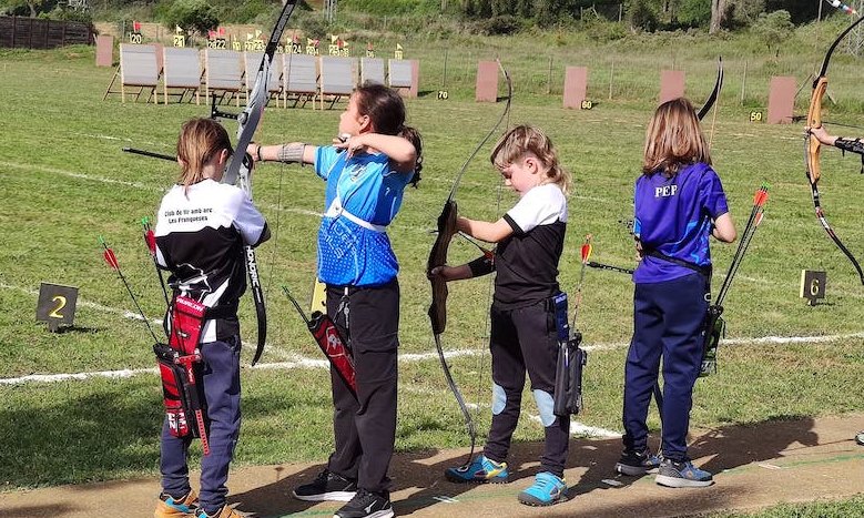 Lucía Zúñiga i Jep Español, del Club Arquers Cambrils, queden primers en la 3a Tirada de la Lliga Catalana d'aire lliure
