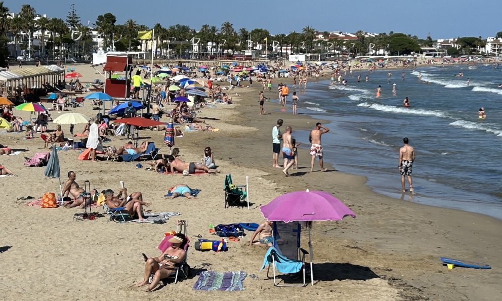Les platges de Vilafortuny, el Cavet, Prat d'en Forés-Regueral i la Llosa mantenen la seva Bandera Blava