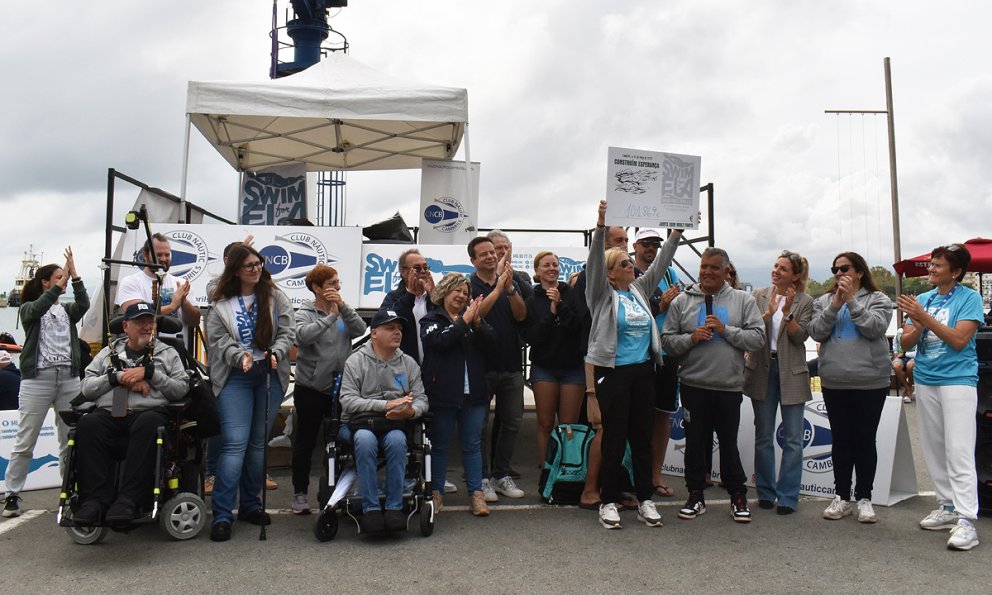 Contra vent i marea, la Travessa Swim For Ela venç tots els obstacles en una gran jornada solidària (Conté galeria fotogràfica)