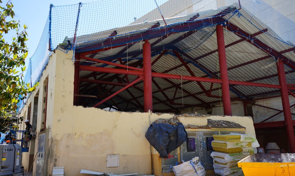 Les obres de remodelació del Mercat s'endarrereixen, però la subvenció de la Diputació «en cap cas corre perill»